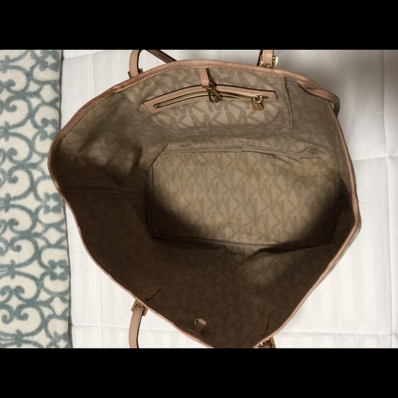 Womens Micheal Kors hand bag - Picture 4 of 7